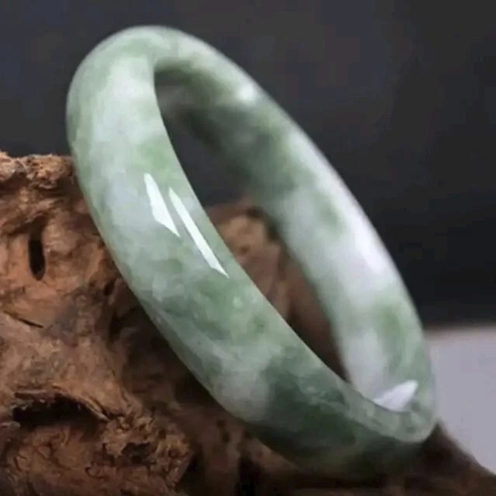 Elegant Authentic Green Jade Bangle Bracelet